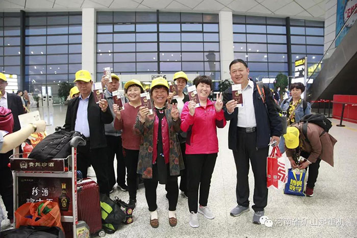 Henan Mine | Whole plane of our parents is going to Myanmar